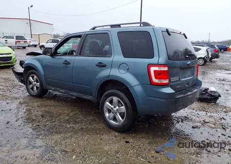 2011 Ford Escape Xlt z USA, uszkodzony, nr VIN 1FMCU0DG5BKA78379